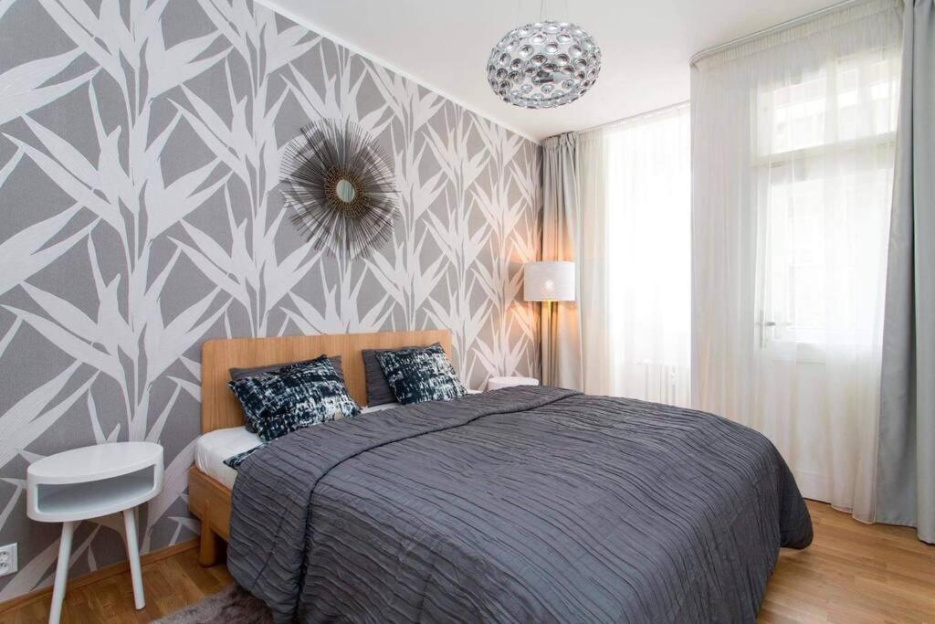 Friendly Private Room In The Sharing Flat Прага Екстер'єр фото